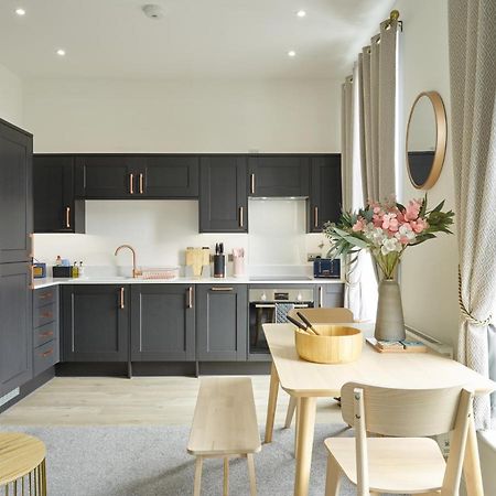 Curb Properties - Super 2 Bed Apartment 5 Min From Town Centre Cheltenham Esterno foto