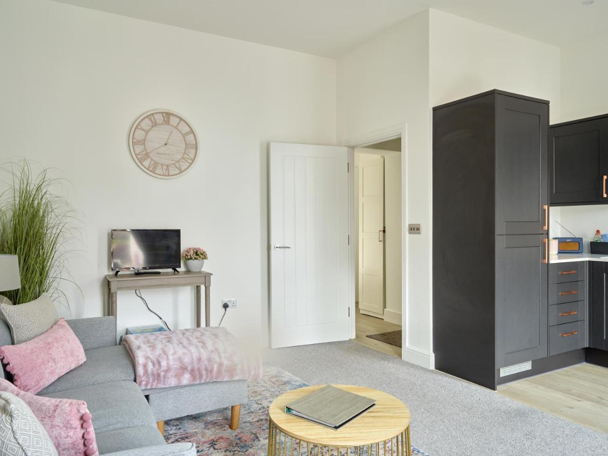 Curb Properties - Super 2 Bed Apartment 5 Min From Town Centre Cheltenham Esterno foto