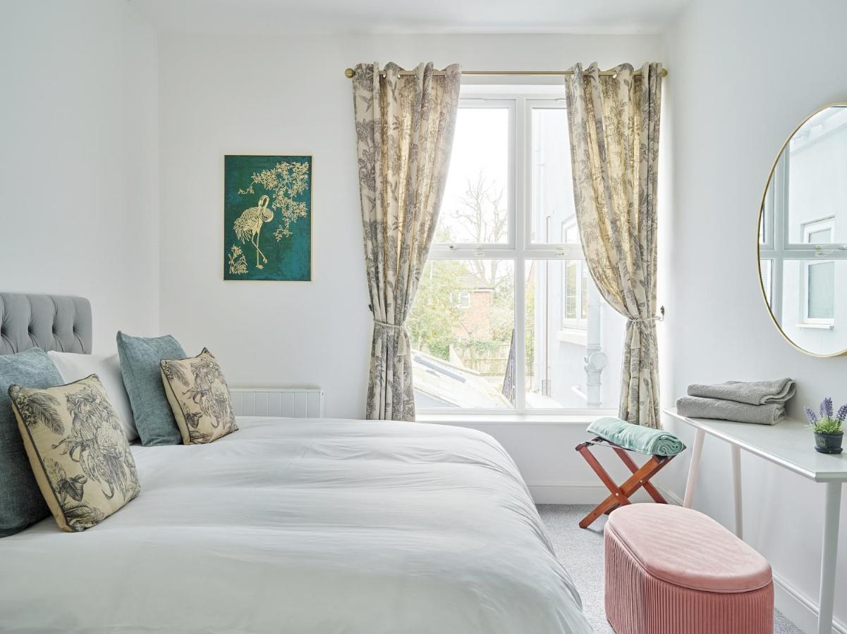 Curb Properties - Super 2 Bed Apartment 5 Min From Town Centre Cheltenham Esterno foto